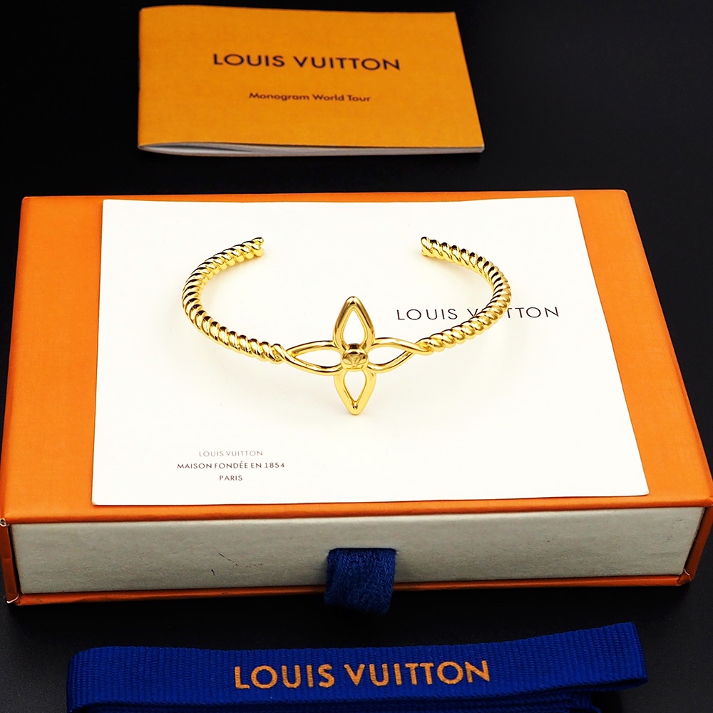Louis Vuitton Nautical Rigid Bracelet   M1606 - PerfectKickZ