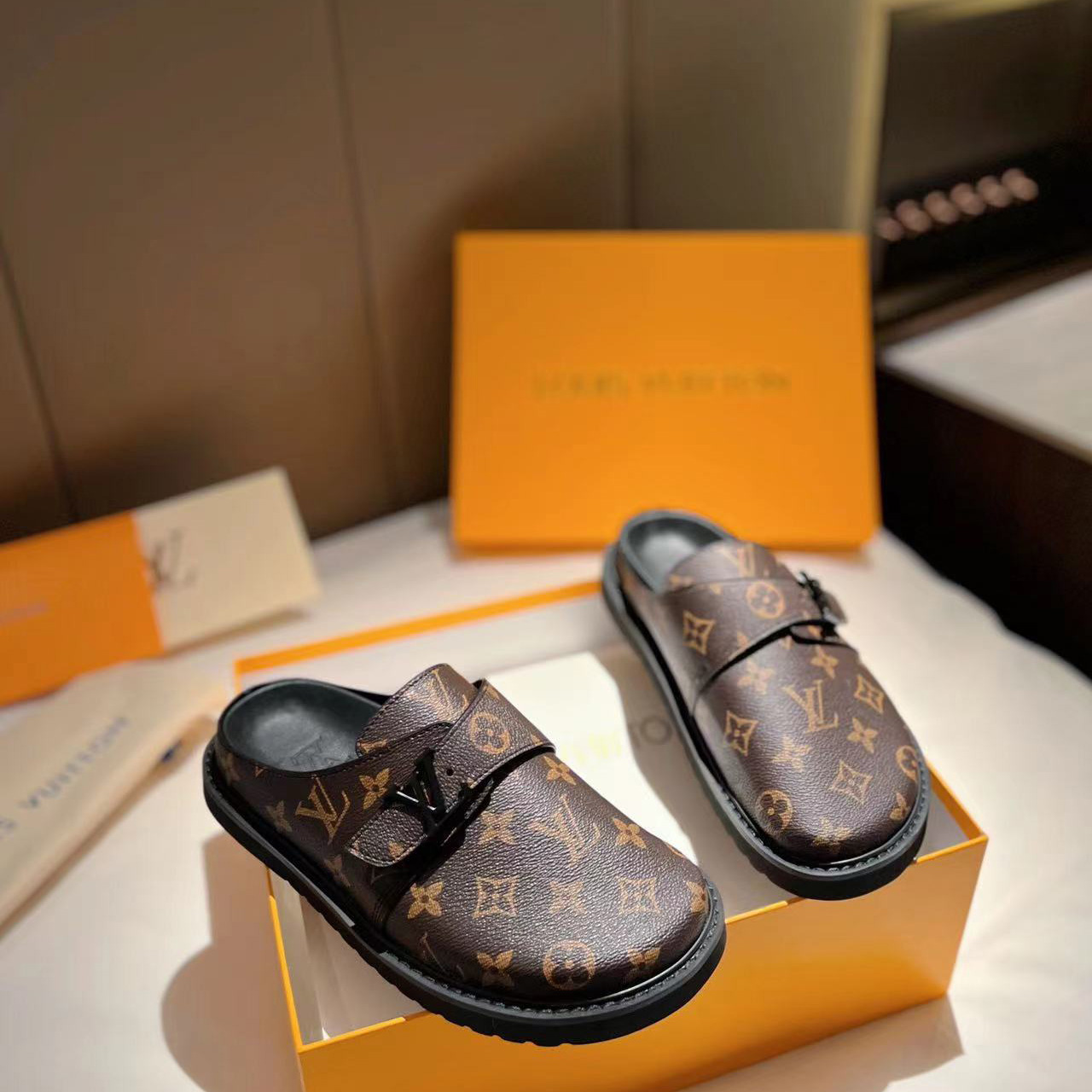 Louis Vuitton LV Easy Mule    1A8WIB - PerfectKickZ