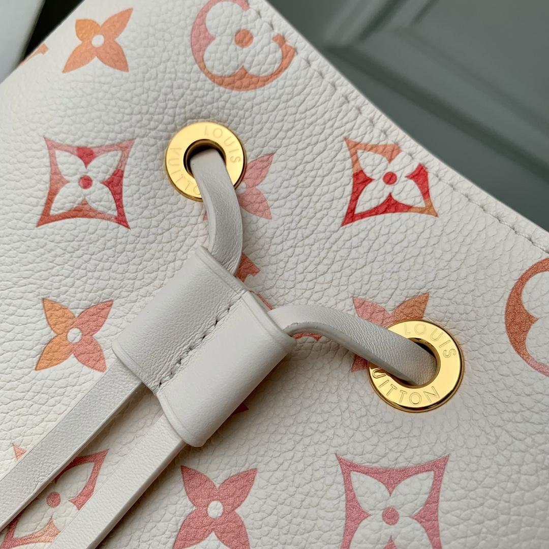 Louis Vuitton Néonoé BB   M24649 - PerfectKickZ