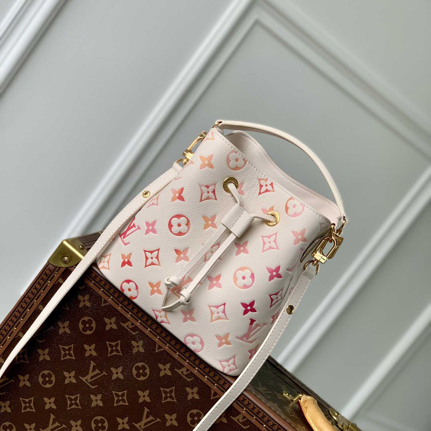 Louis Vuitton Néonoé BB   M24649 - PerfectKickZ