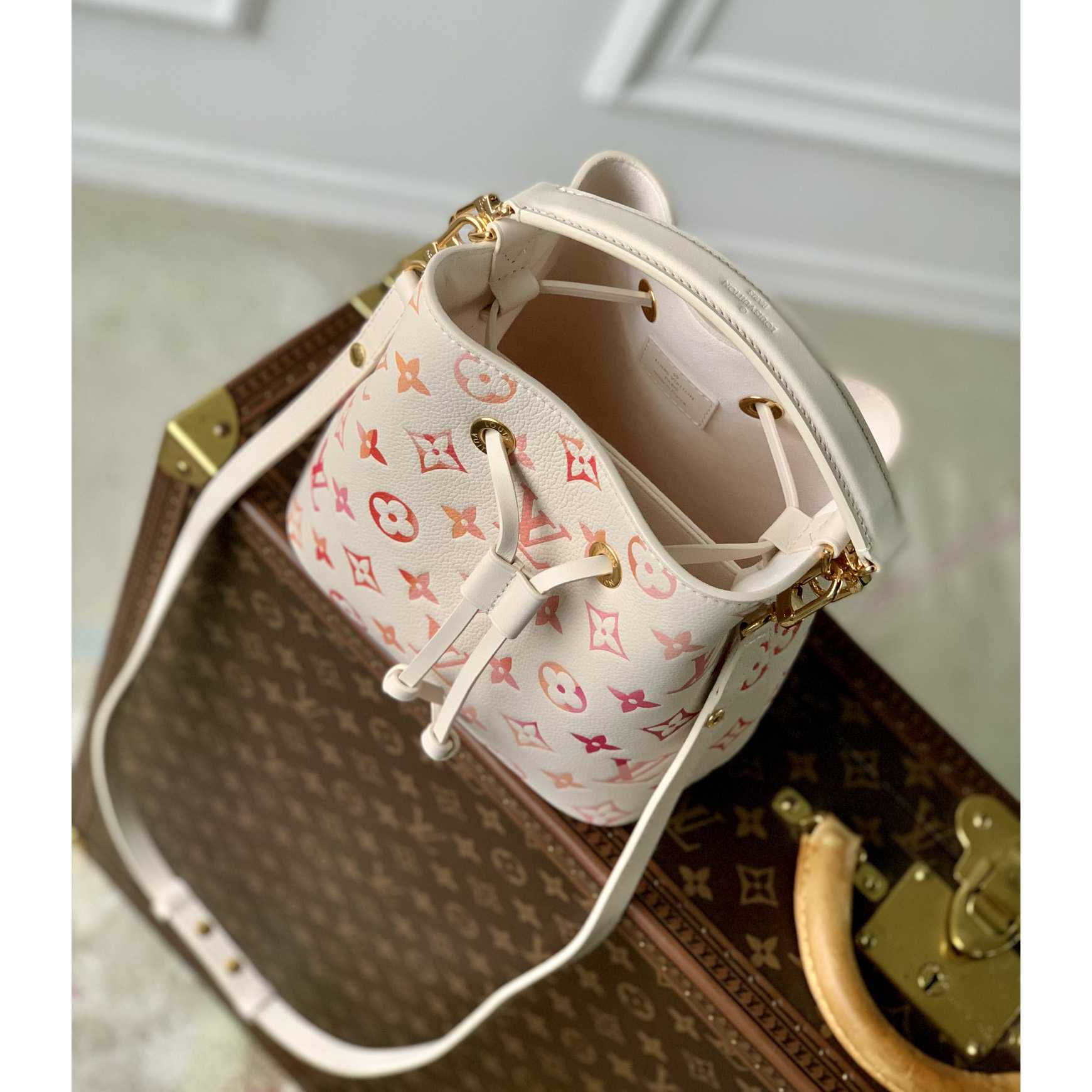 Louis Vuitton Néonoé BB   M24649 - PerfectKickZ