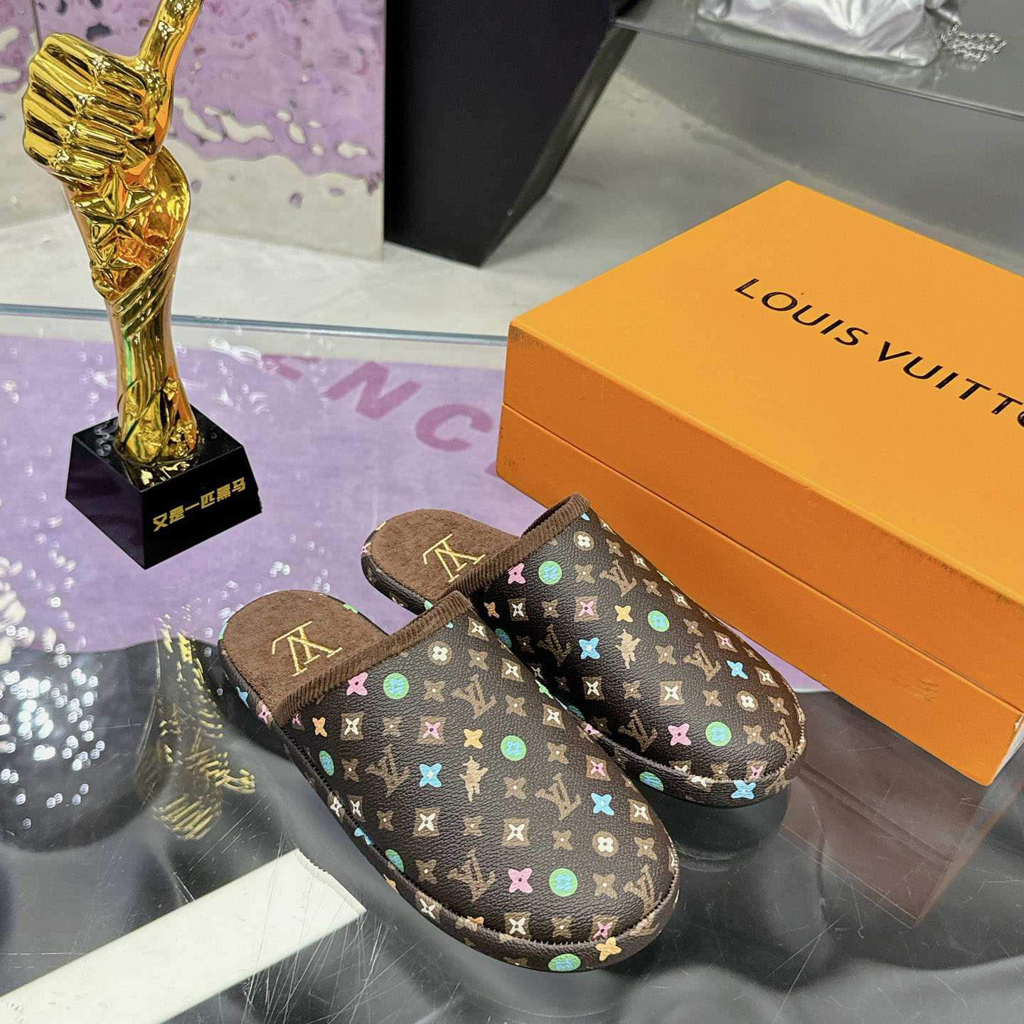 Louis Vuitton LV Palace Slipper    1ACWGF - PerfectKickZ