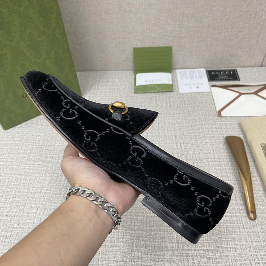 GUCCI Jordaan GG Velvet Loafer - PerfectKickZ