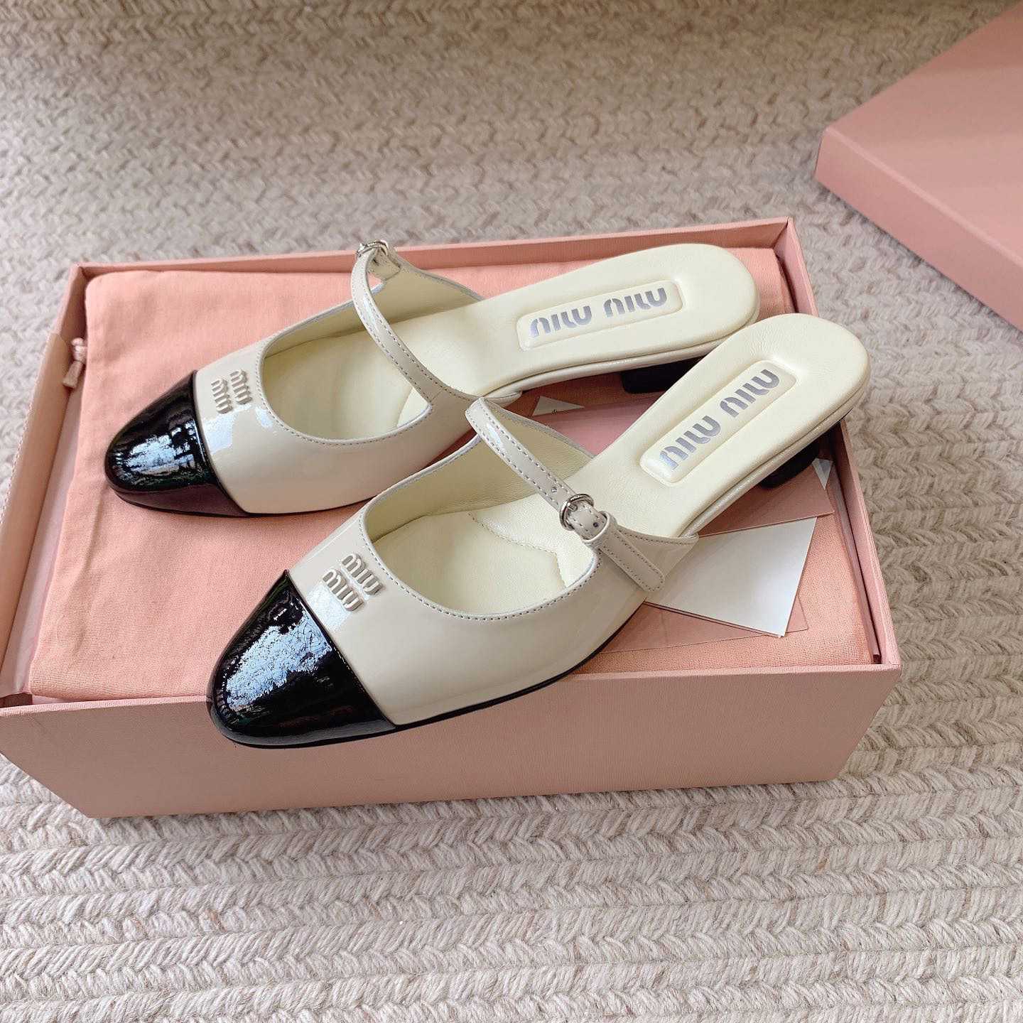 Miu Miu Two-tone Patent Leather Mules - PerfectKickZ