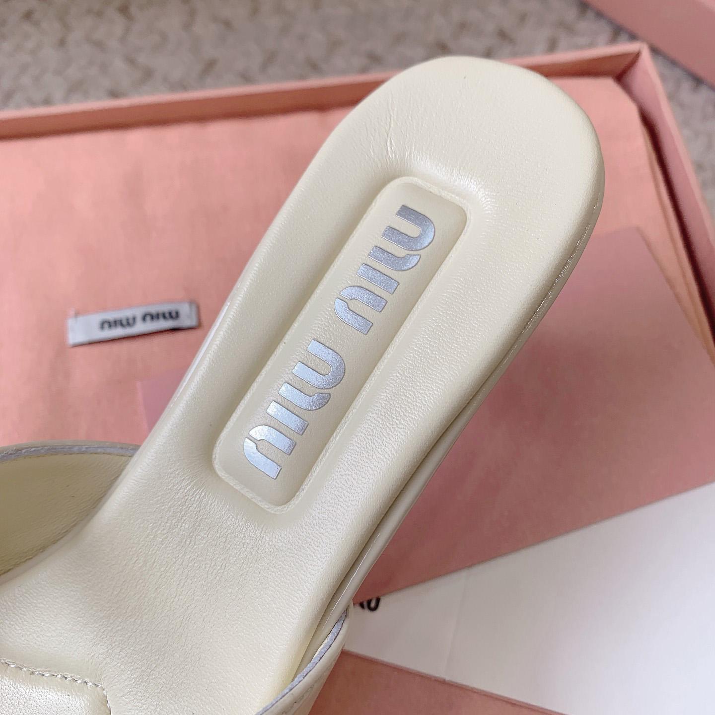Miu Miu Two-tone Patent Leather Mules - PerfectKickZ