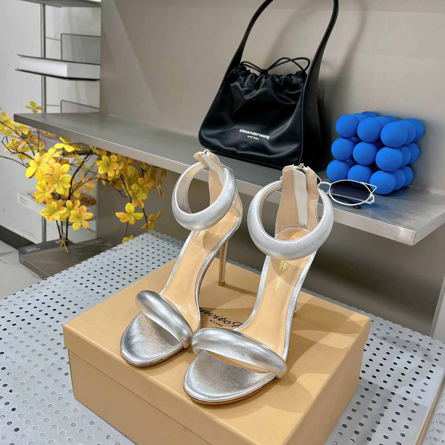 Gianvito Rossi Leather Bijoux Sandals - PerfectKickZ