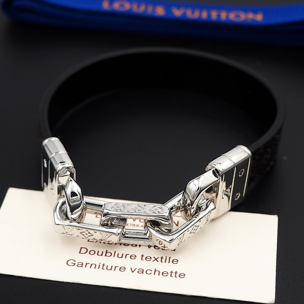 Louis Vuitton LV Links Bracelet   M8405 - PerfectKickZ