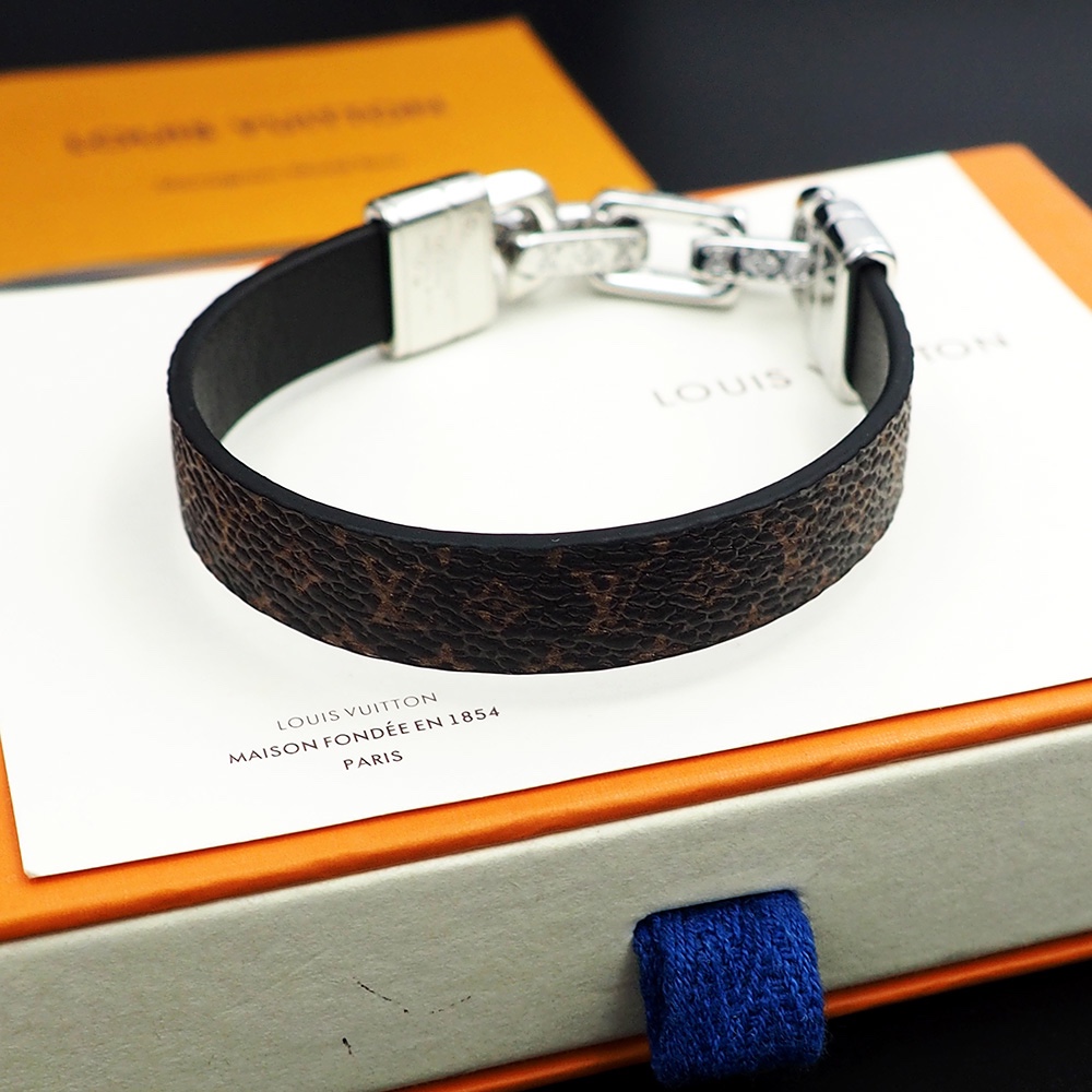 Louis Vuitton LV Links Bracelet   M8405 - PerfectKickZ