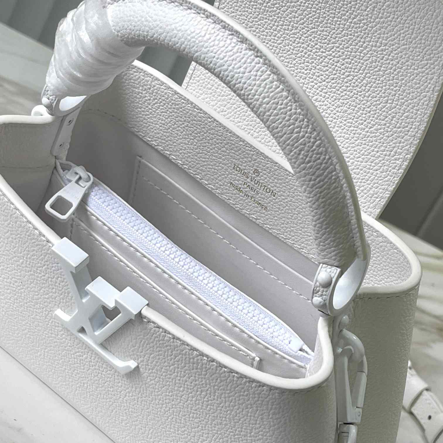Louis Vuitton Capucines Mini（22 * 12 * 8 cm） - PerfectKickZ