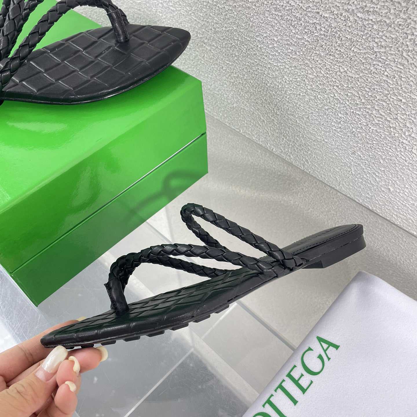Bottega Veneta Leaf Flat Sandal - PerfectKickZ