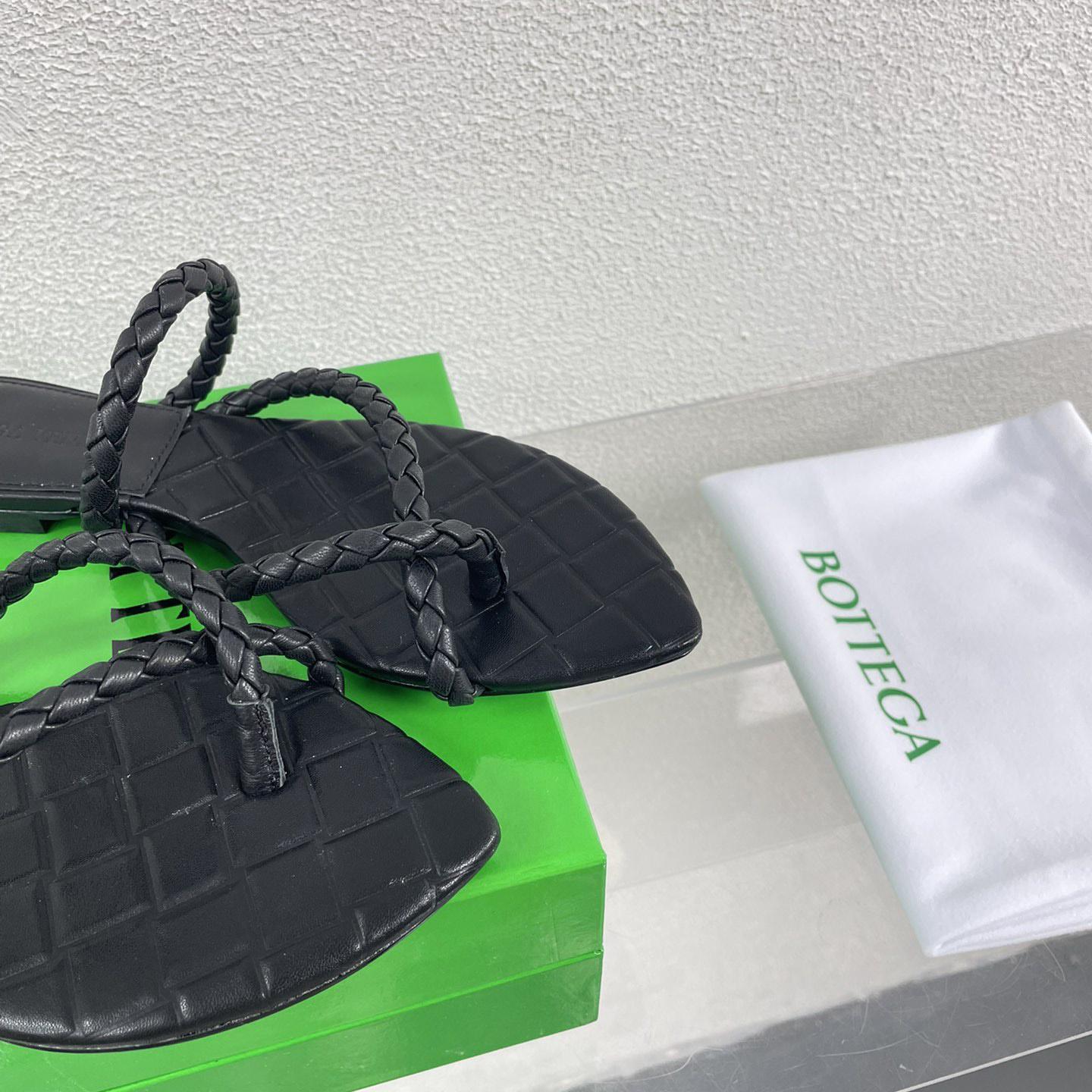 Bottega Veneta Leaf Flat Sandal - PerfectKickZ