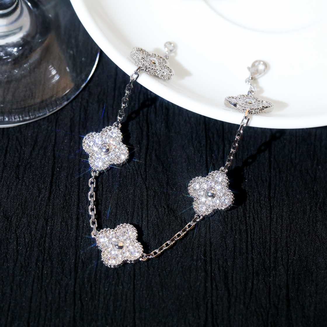 Van Cleef & Arpels Bracelet - PerfectKickZ
