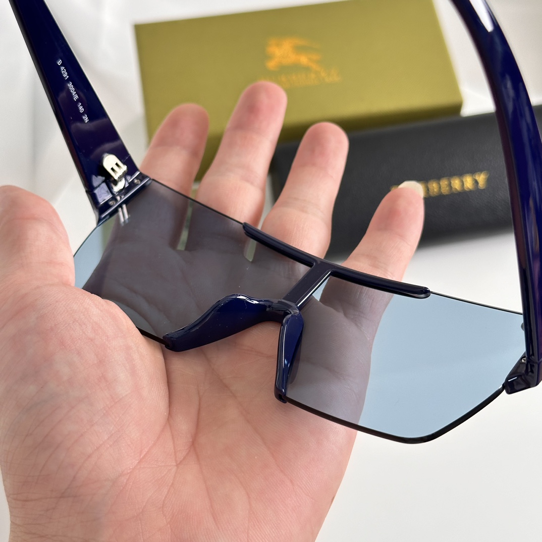 Burberry BE4291 Sunglasses   - PerfectKickZ