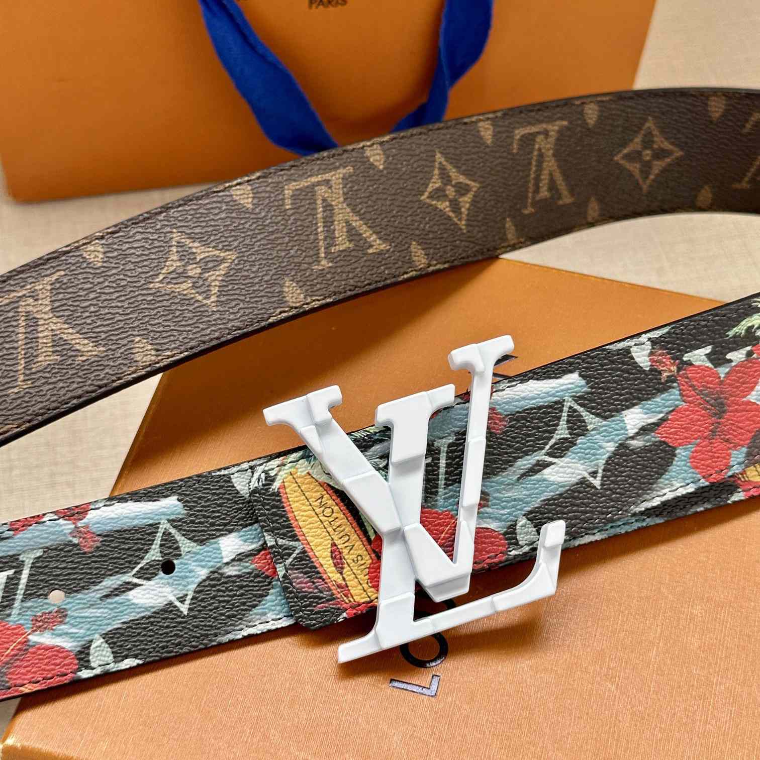 Louis Vuitton LV Tag 40mm Reversible Belt - PerfectKickZ