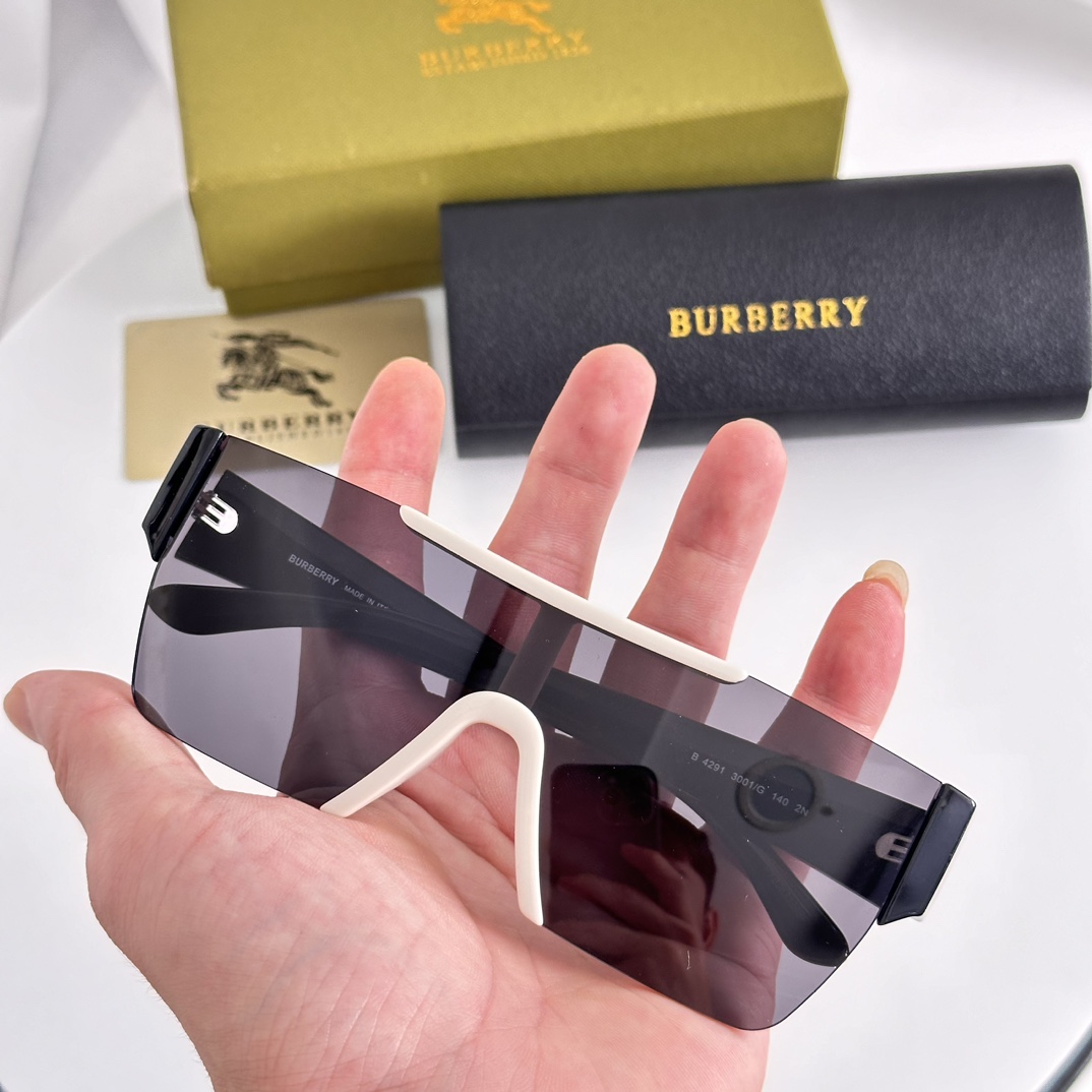 Burberry BE4291 Sunglasses   - PerfectKickZ