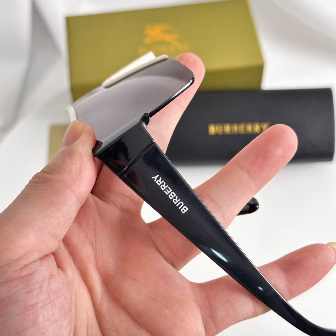 Burberry BE4291 Sunglasses   - PerfectKickZ