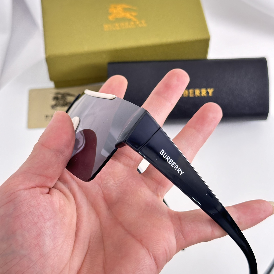 Burberry BE4291 Sunglasses   - PerfectKickZ