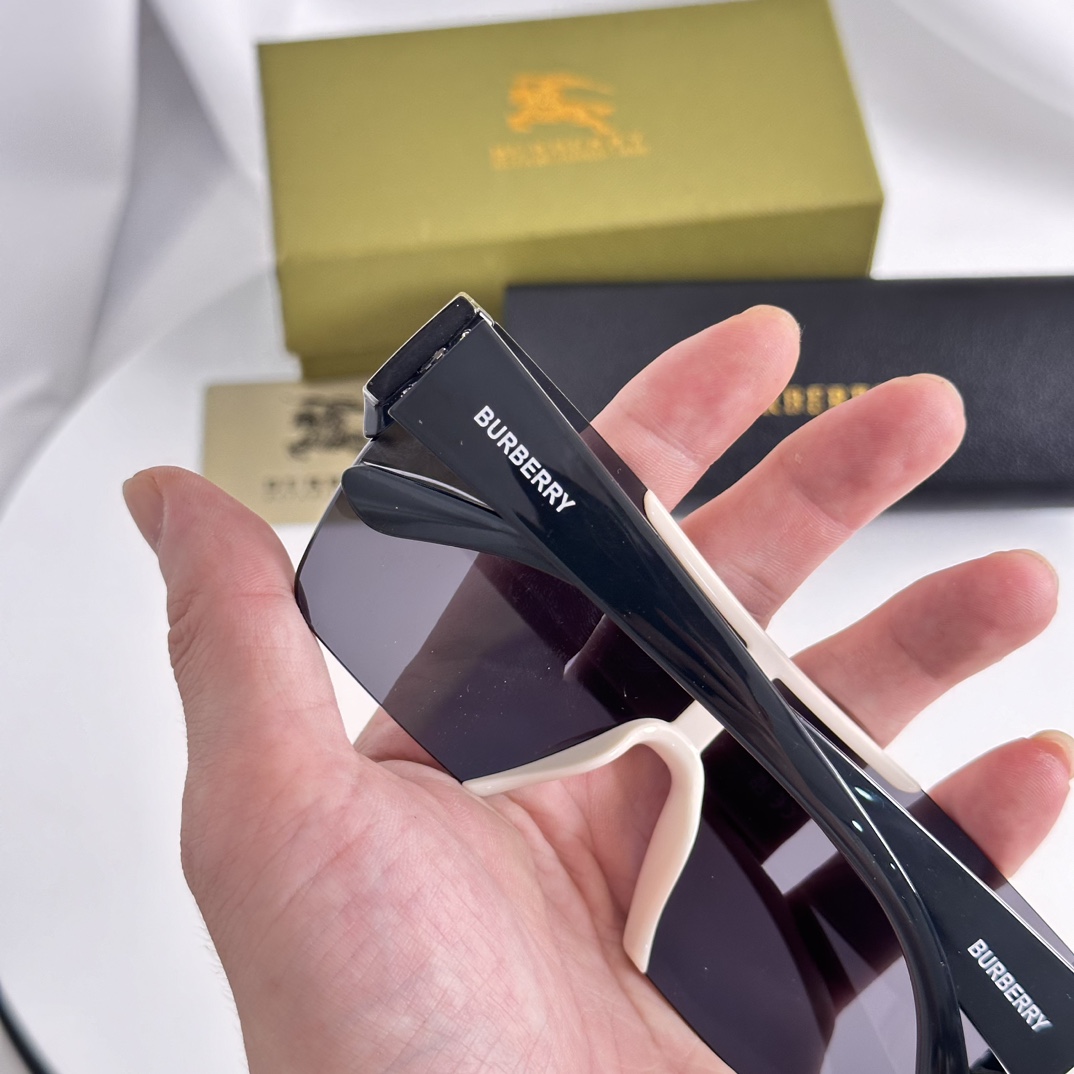 Burberry BE4291 Sunglasses   - PerfectKickZ