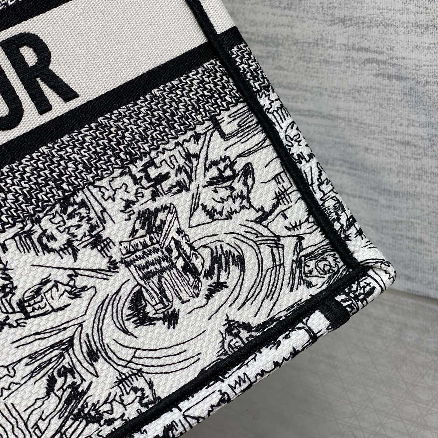 Dior Medium Dior Book Tote    - PerfectKickZ
