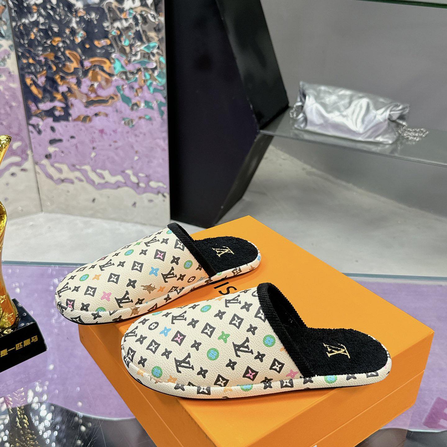 Louis Vuitton LV Palace Slipper    1ACWGN - PerfectKickZ