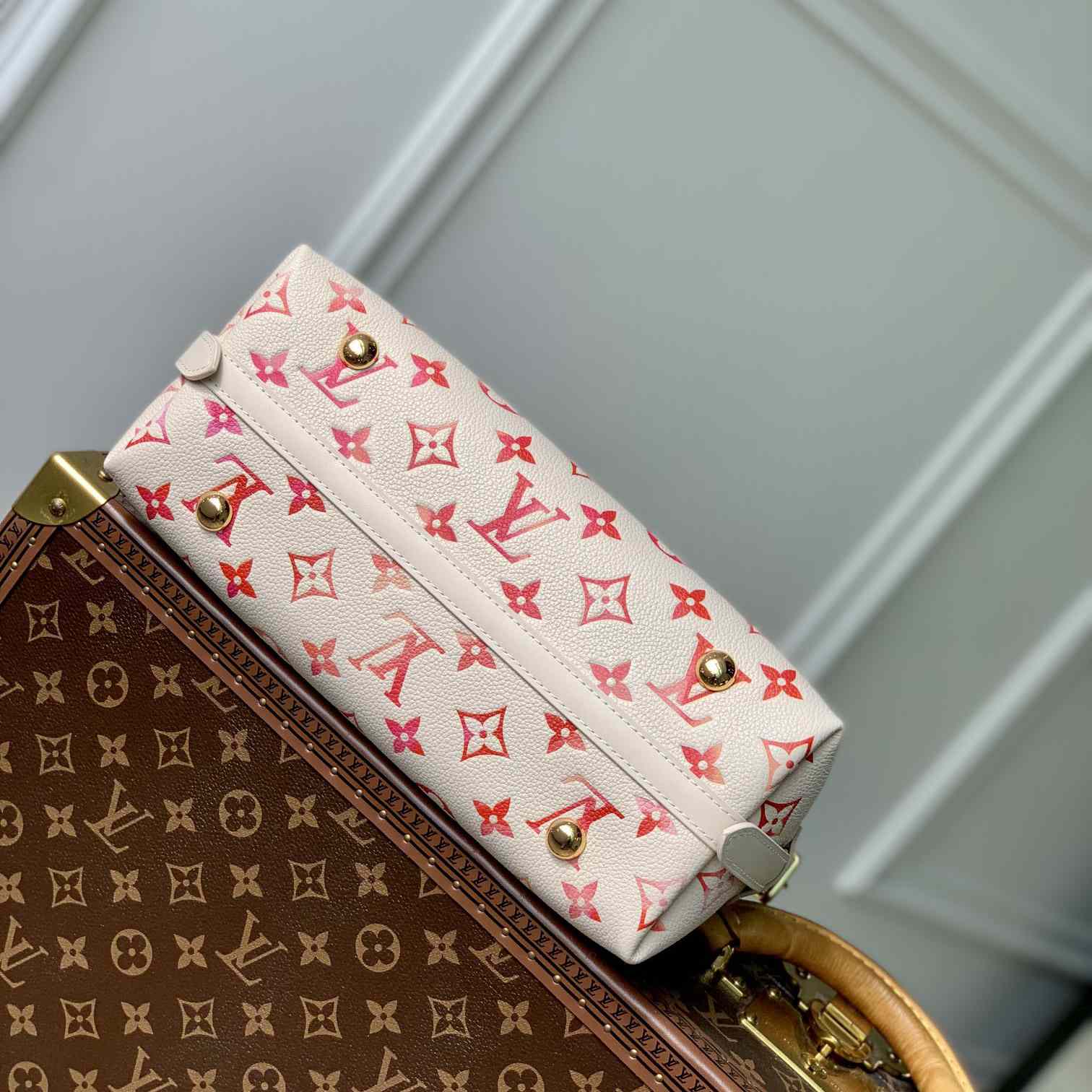 Louis Vuitton CarryAll PM   M24652 - PerfectKickZ