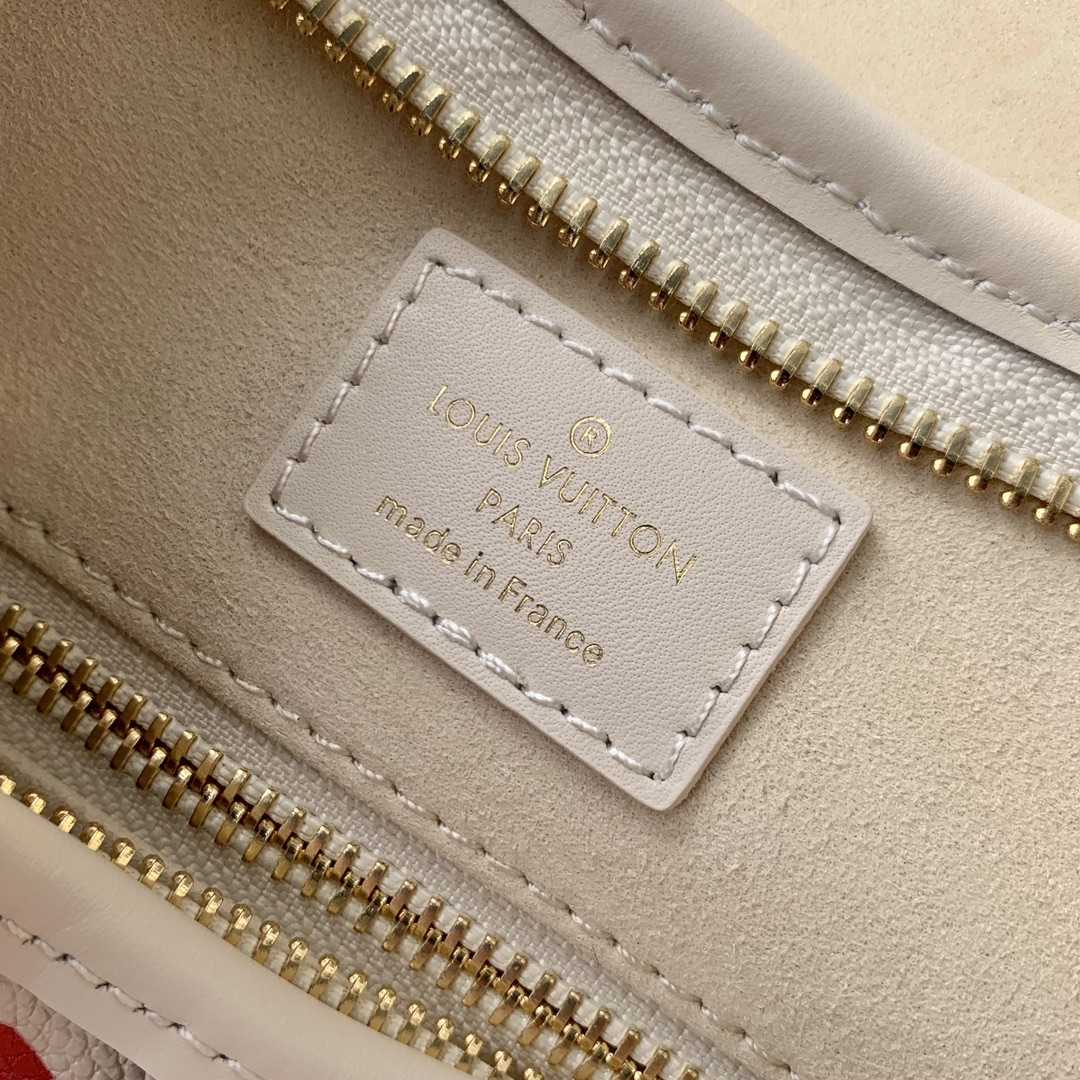 Louis Vuitton CarryAll PM   M24652 - PerfectKickZ