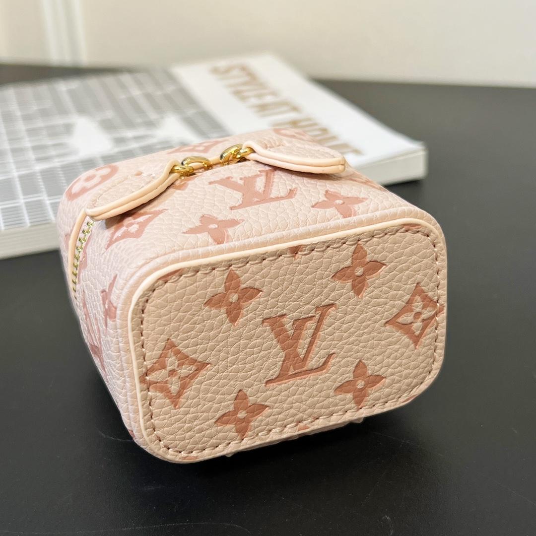 Louis Vuitton Pouch   M00545 - PerfectKickZ