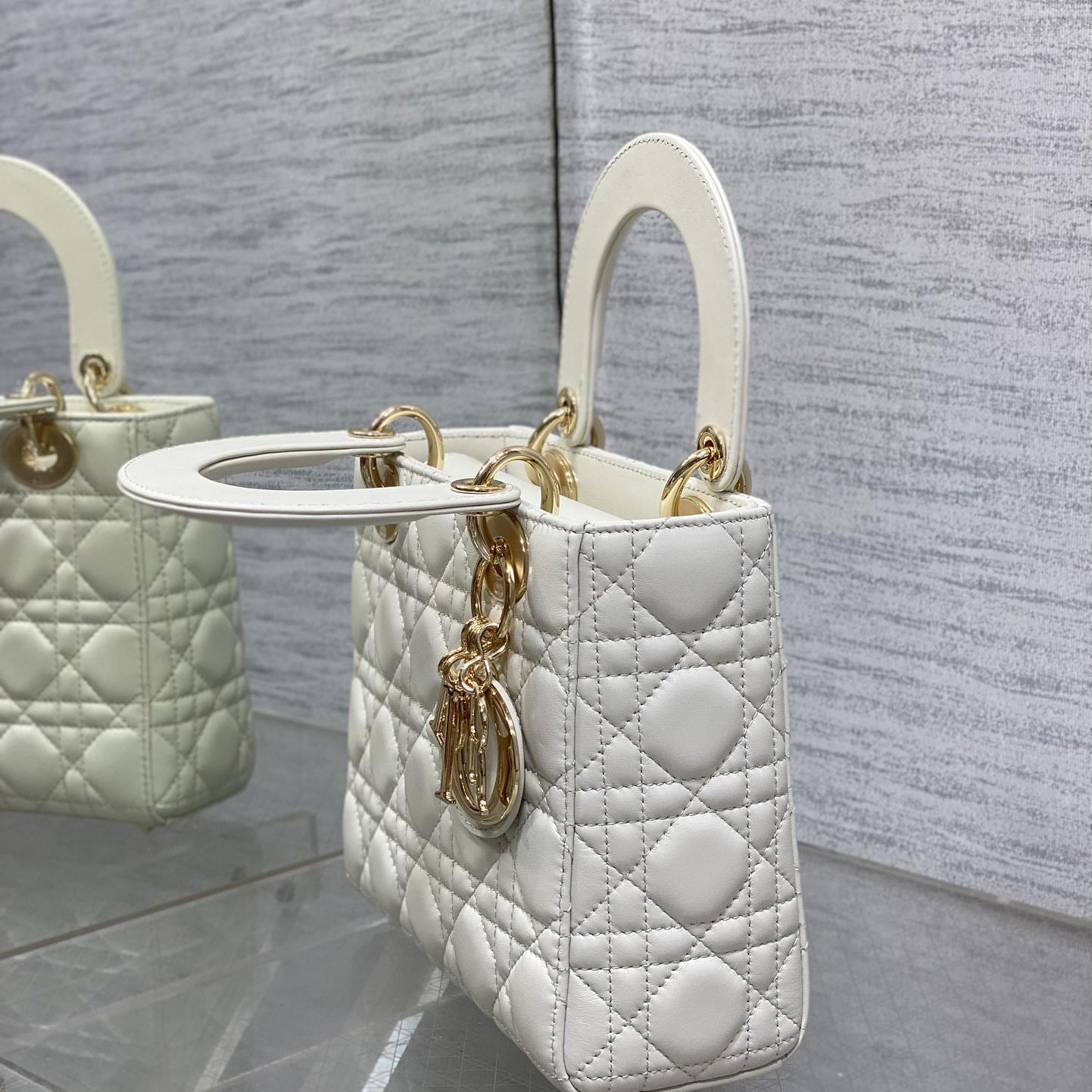 Dior Lady Dior Bag  （20*8*17cm） - PerfectKickZ