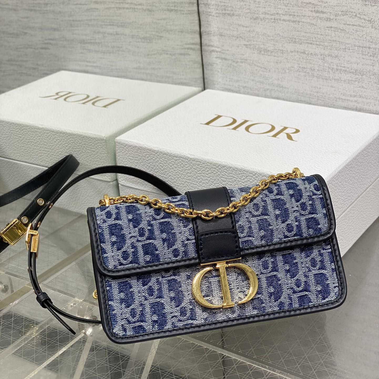Dior 30 Montaigne East-West Bag With Chain - PerfectKickZ