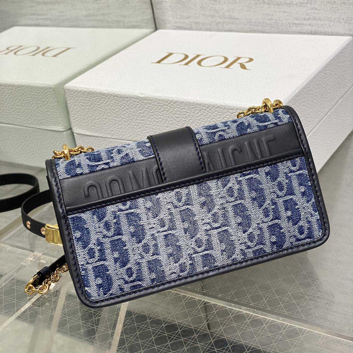 Dior 30 Montaigne East-West Bag With Chain - PerfectKickZ