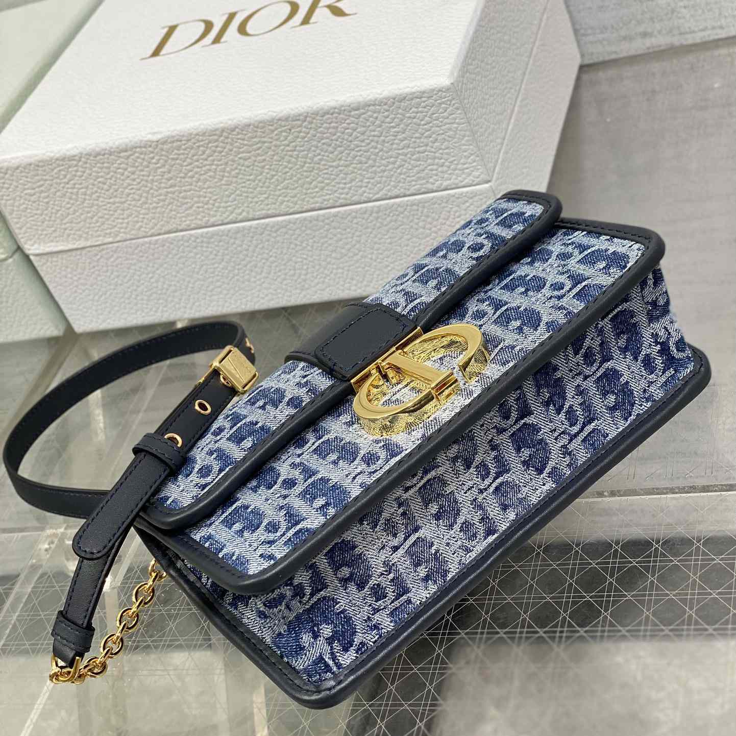 Dior 30 Montaigne East-West Bag With Chain - PerfectKickZ