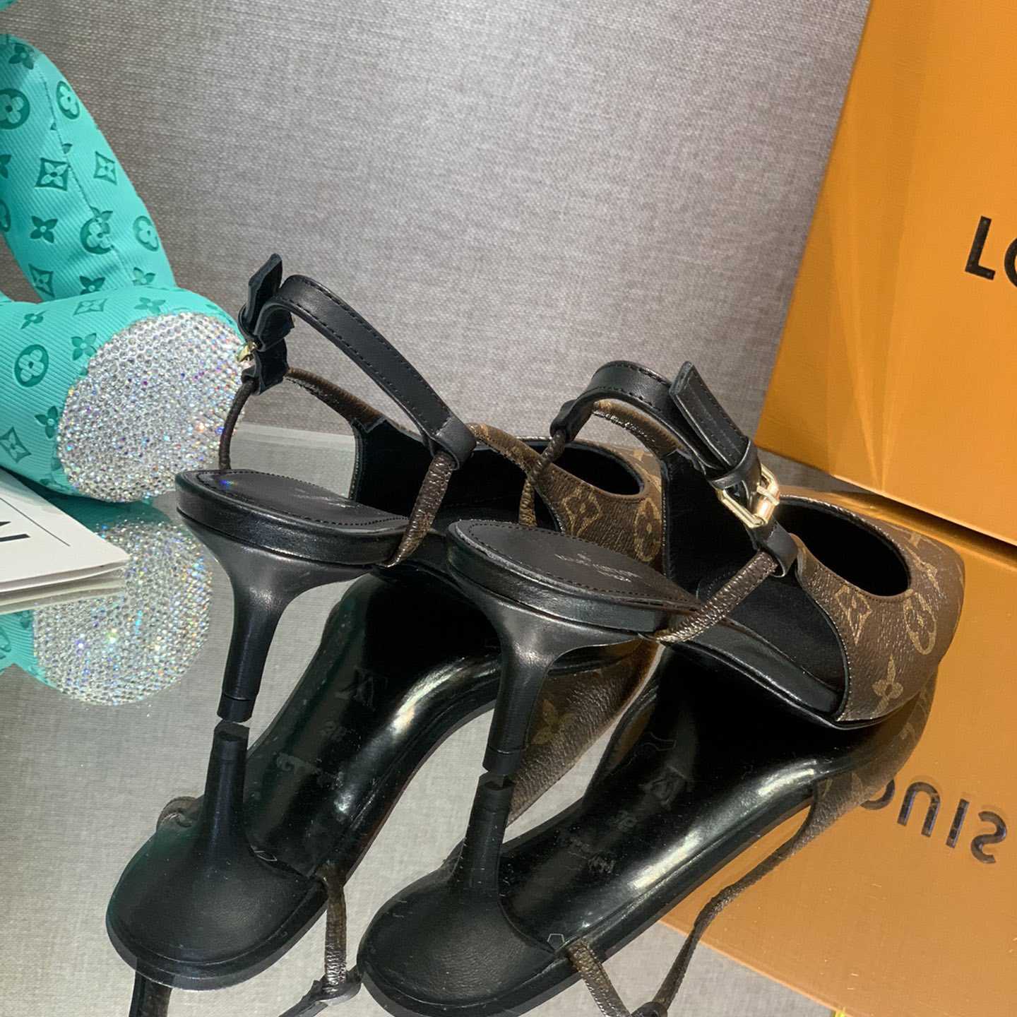 Louis Vuitton Cherie Slingback Pump - PerfectKickZ