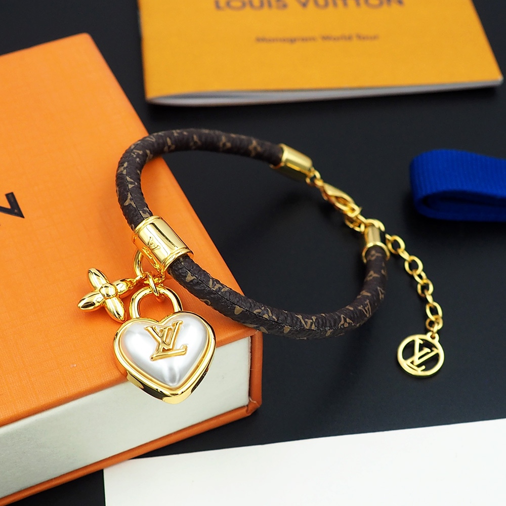 Louis Vuitton Heart Padlock Bracelet  M8413Z - PerfectKickZ