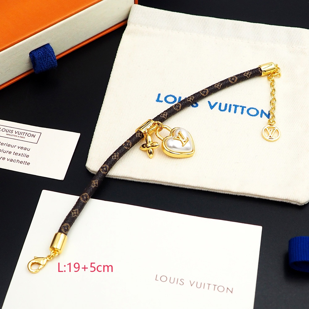 Louis Vuitton Heart Padlock Bracelet  M8413Z - PerfectKickZ