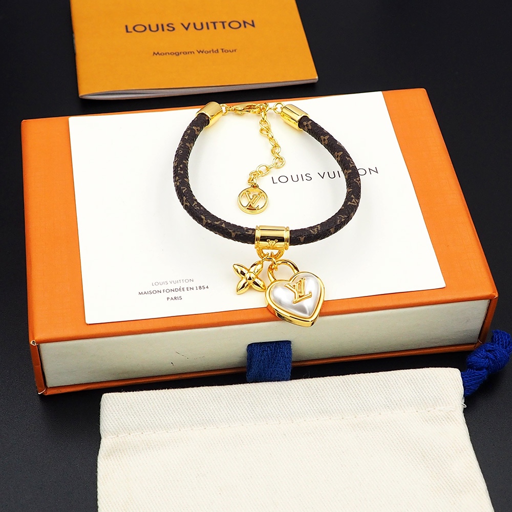 Louis Vuitton Heart Padlock Bracelet  M8413Z - PerfectKickZ