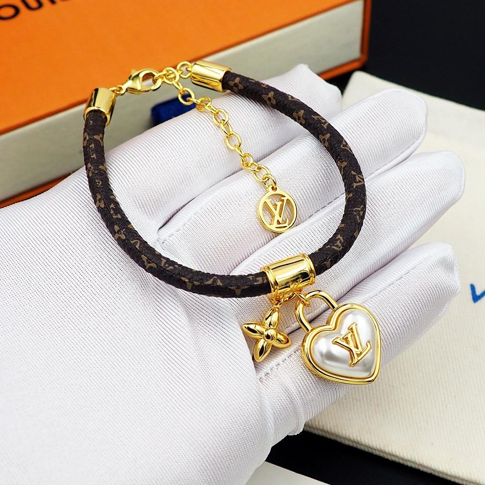 Louis Vuitton Heart Padlock Bracelet  M8413Z - PerfectKickZ