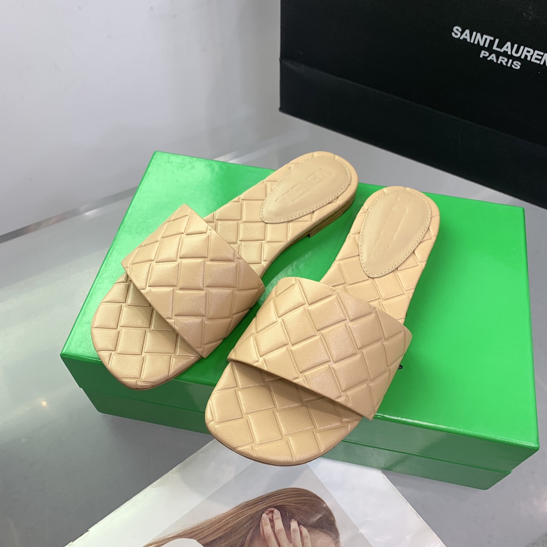 Bottega Veneta Amy Flat Mule - PerfectKickZ