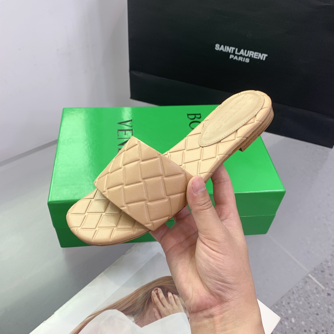 Bottega Veneta Amy Flat Mule - PerfectKickZ