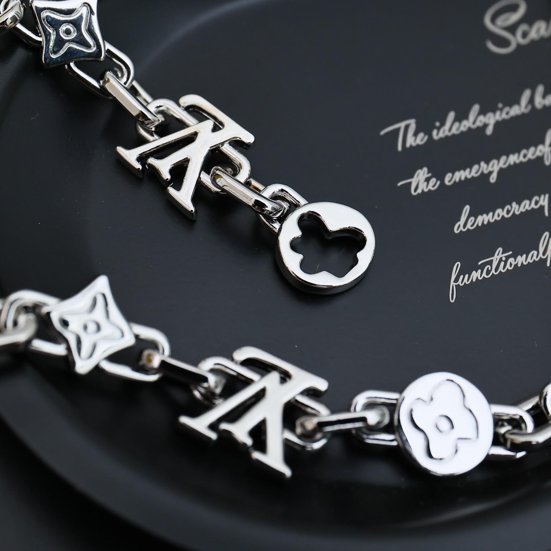 Louis Vuitton Monogram Craggy Necklace   M01880 - PerfectKickZ