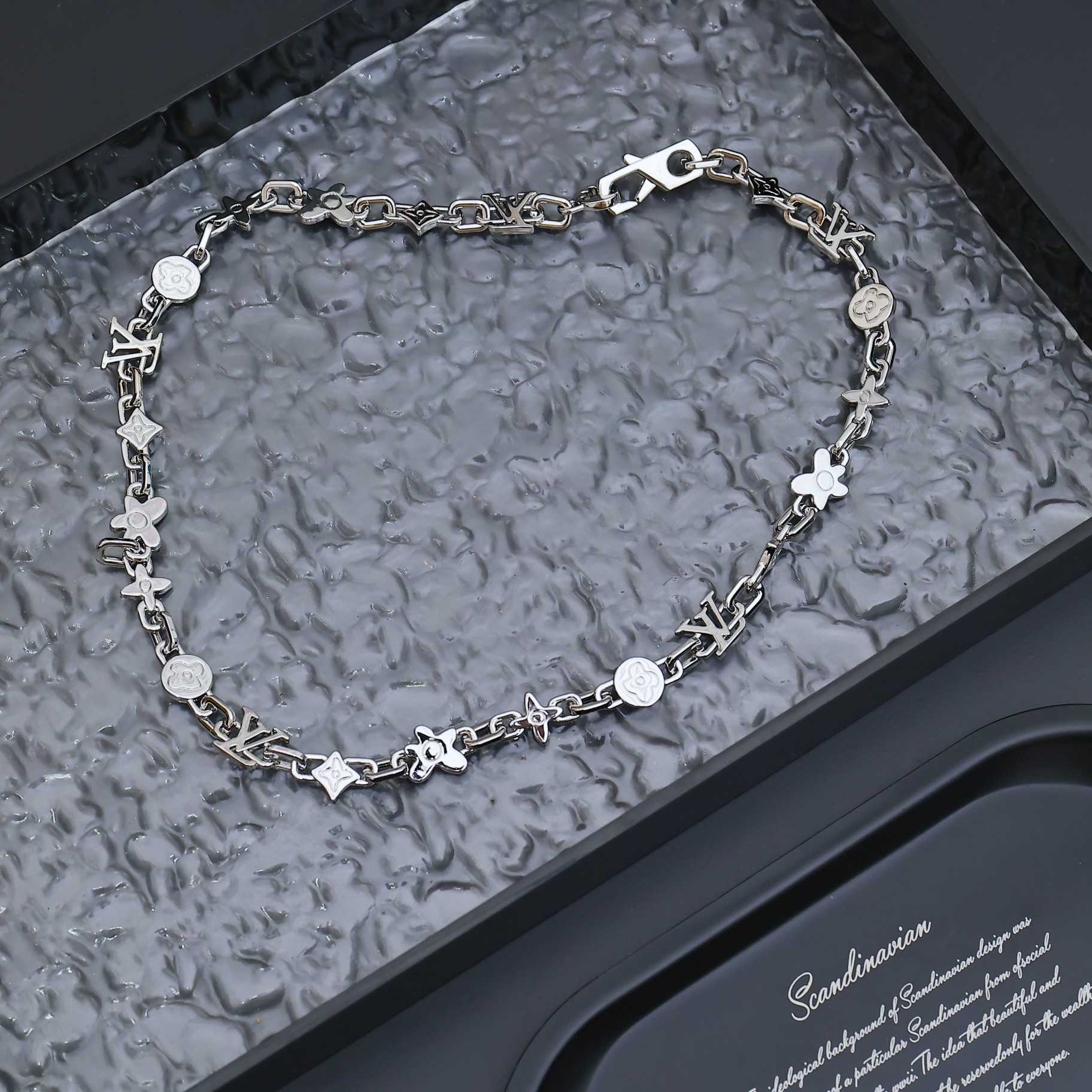 Louis Vuitton Monogram Craggy Necklace   M01880 - PerfectKickZ