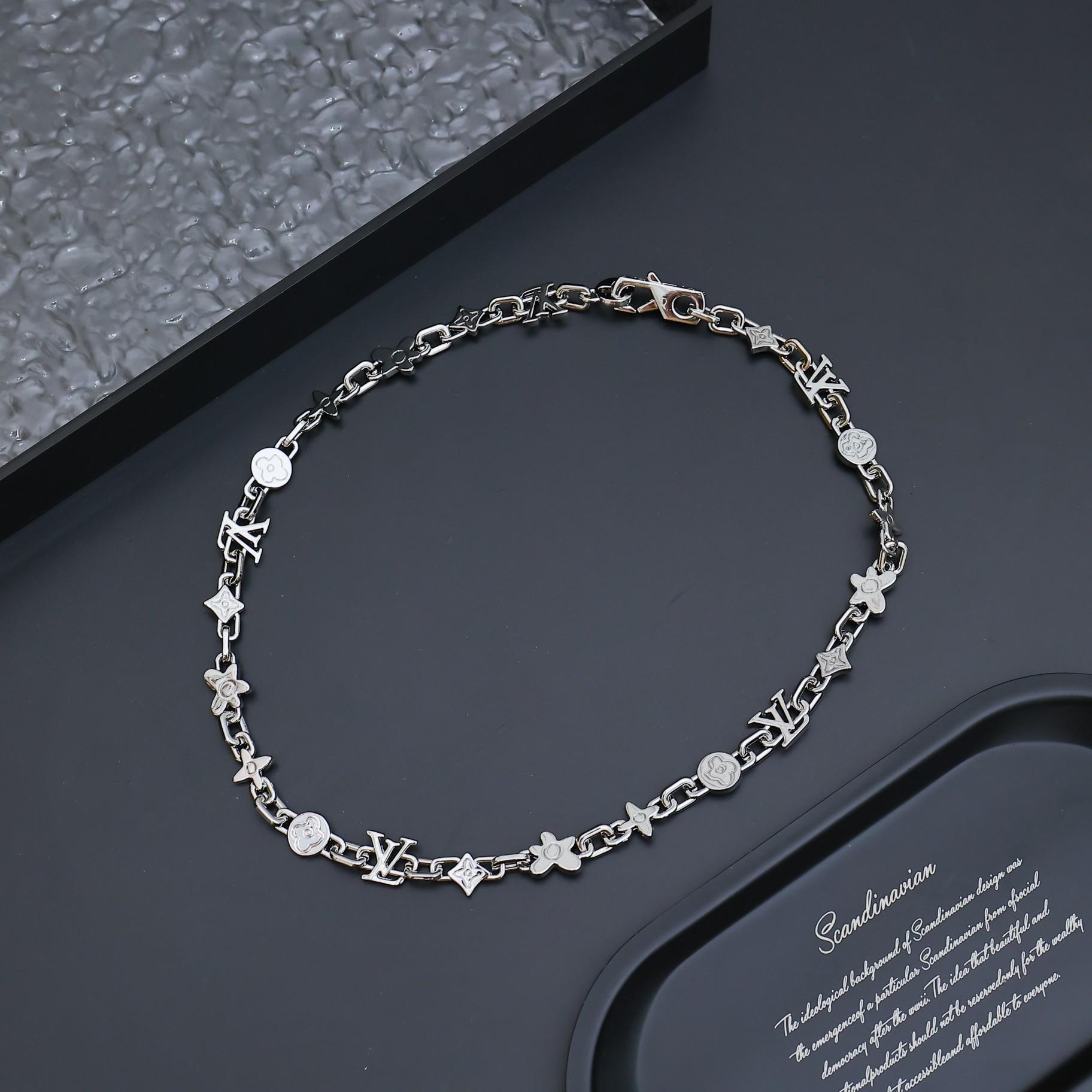 Louis Vuitton Monogram Craggy Necklace   M01880 - PerfectKickZ