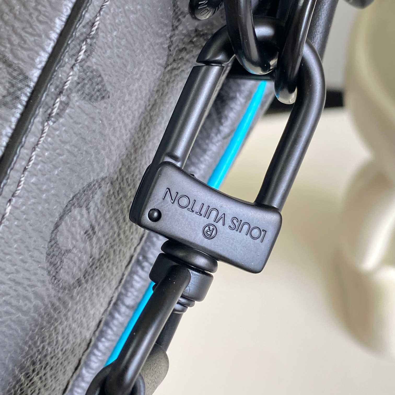 Louis Vuitton Trio Messenger  M11648 - PerfectKickZ