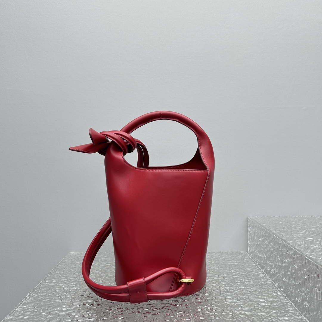Jacquemus Le petit Tourni Mini Knotted Bucket Bag - 