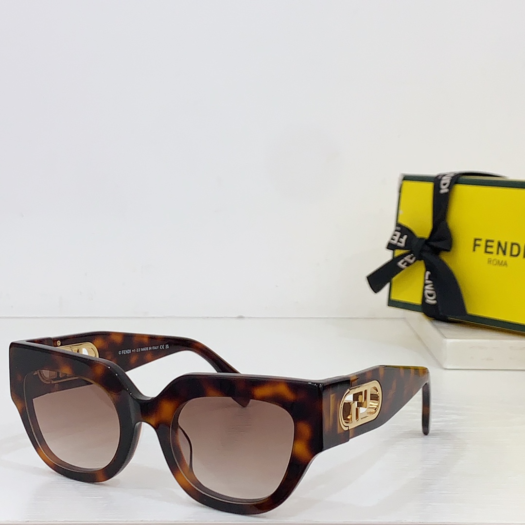 Fendi FE50016U Sunglasses - PerfectKickZ