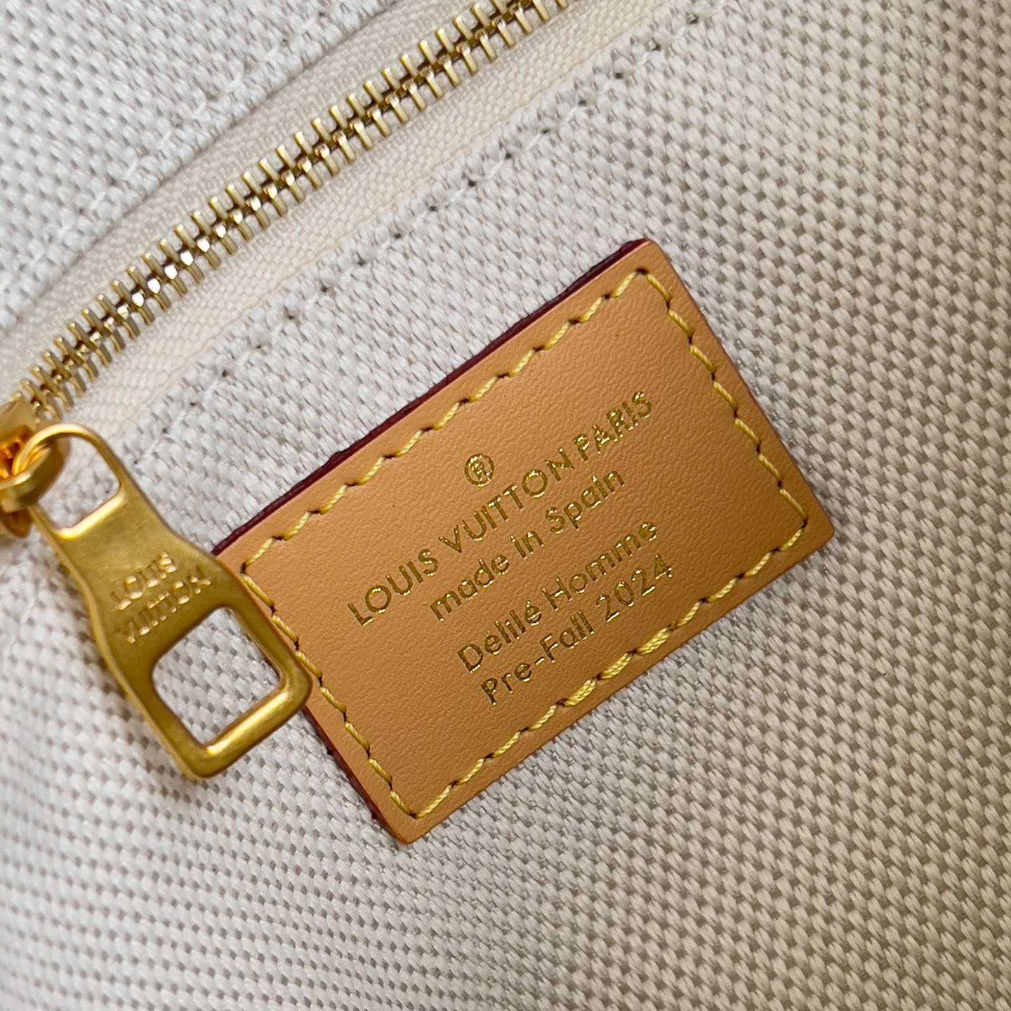 Louis Vuitton Montsouris Messenger MM   N40743 - PerfectKickZ