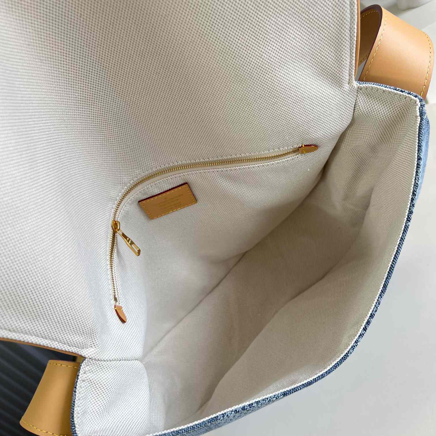 Louis Vuitton Montsouris Messenger MM   N40743 - PerfectKickZ