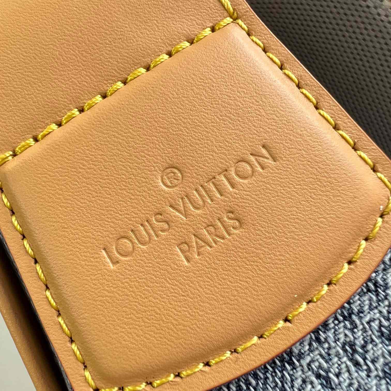 Louis Vuitton Montsouris Messenger MM   N40743 - PerfectKickZ
