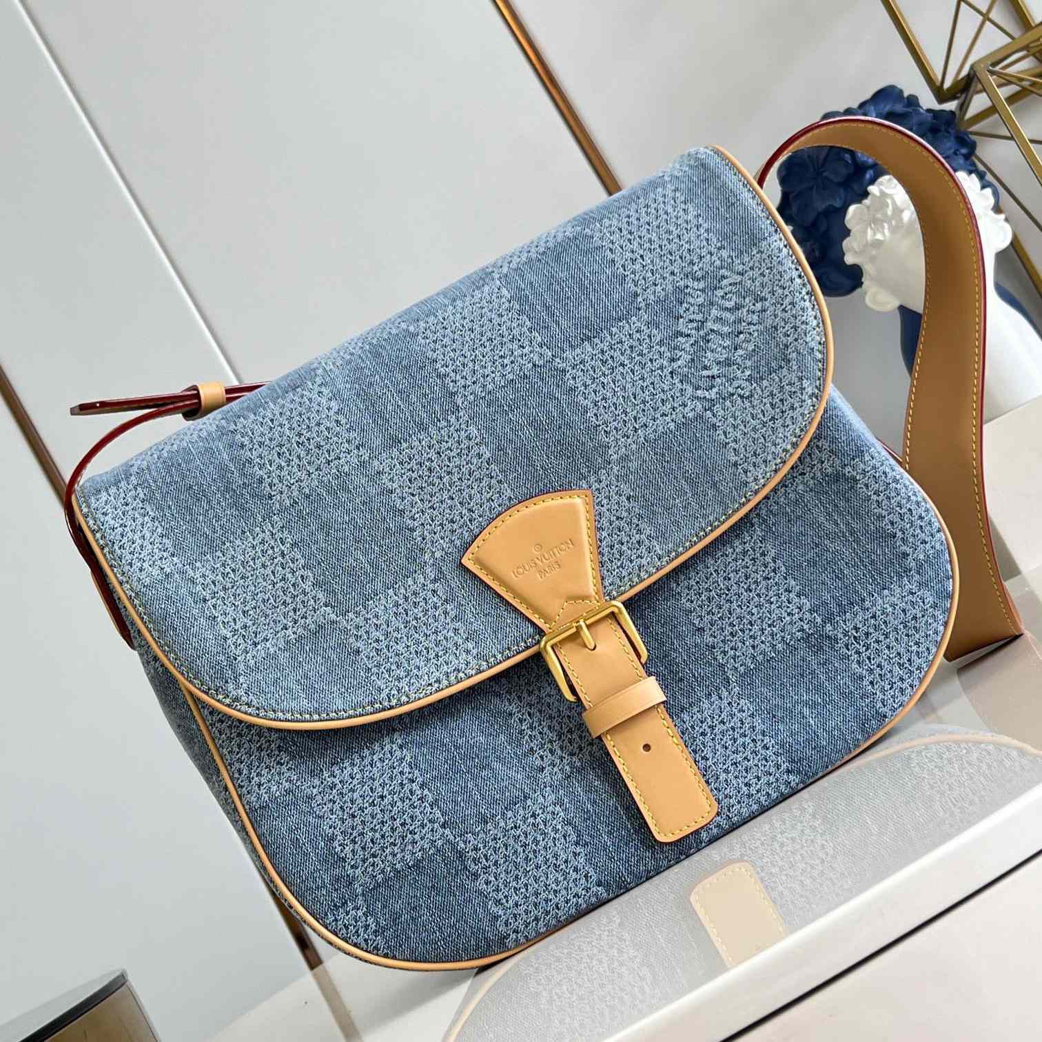 Louis Vuitton Montsouris Messenger MM   N40743 - PerfectKickZ
