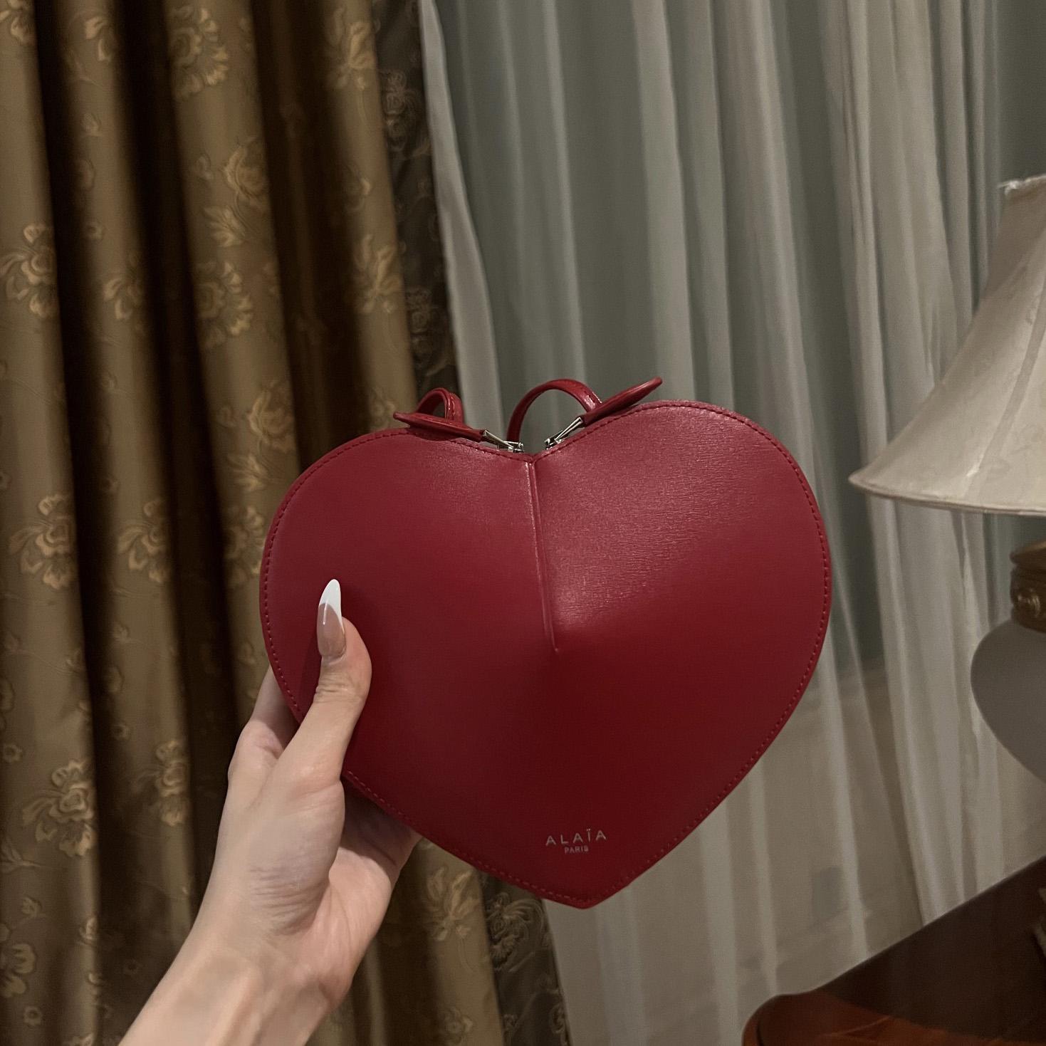 Alaia Le Cœur Bag In Calfskin  - PerfectKickZ