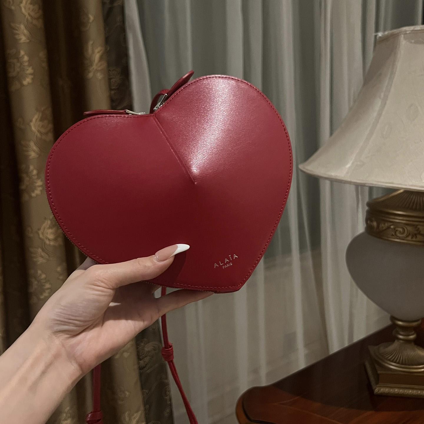 Alaia Le Cœur Bag In Calfskin  - PerfectKickZ